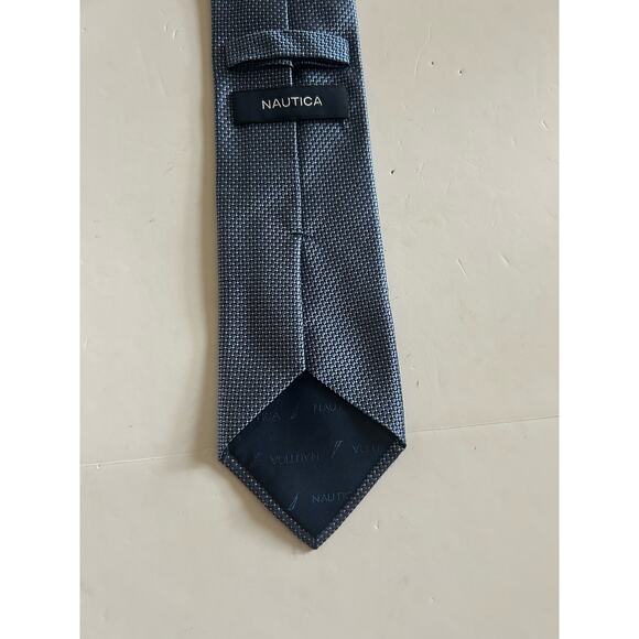 Nautica Men's Tie 100% Silk Tie Blue with Small Dots Gently Used Retail $55 - Picture 4 of 8